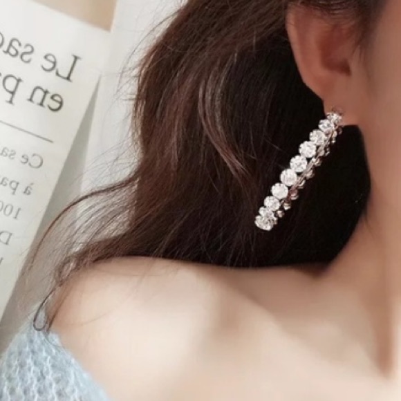 🤍18K white gold round hoop earrings - Picture 3 of 3